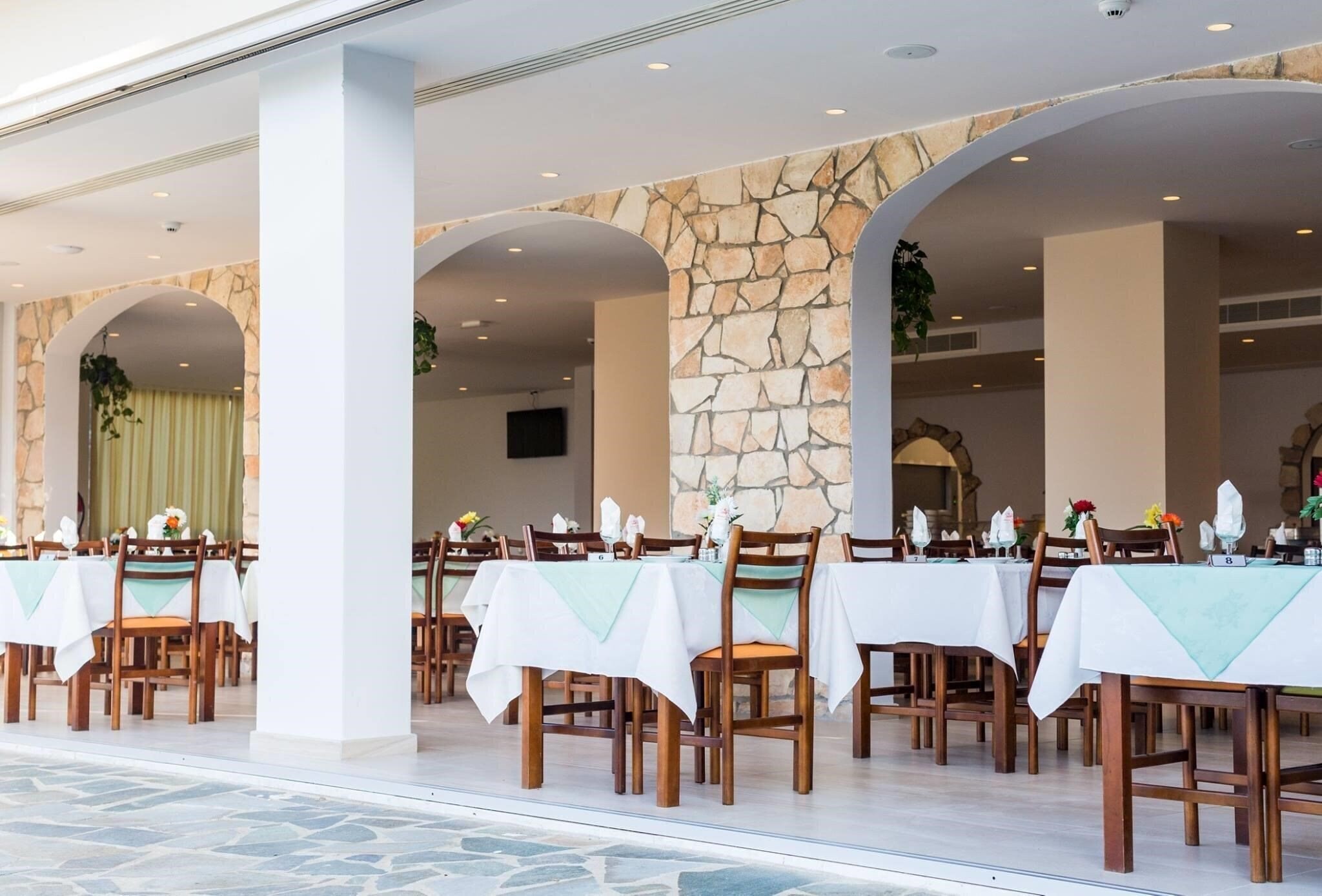 Фото Mimosa Beach Hotel 3*